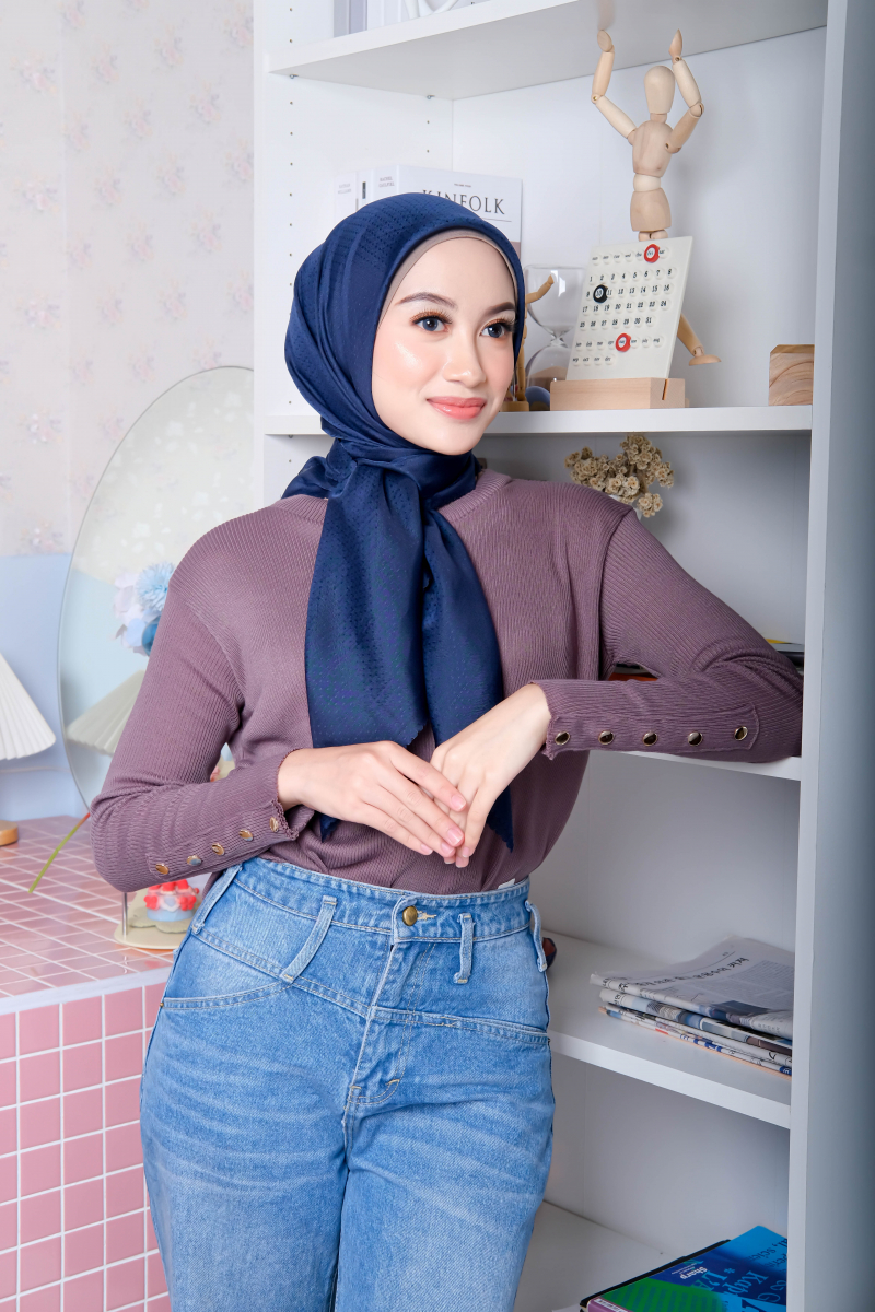 Dhiya Lasercut Navy